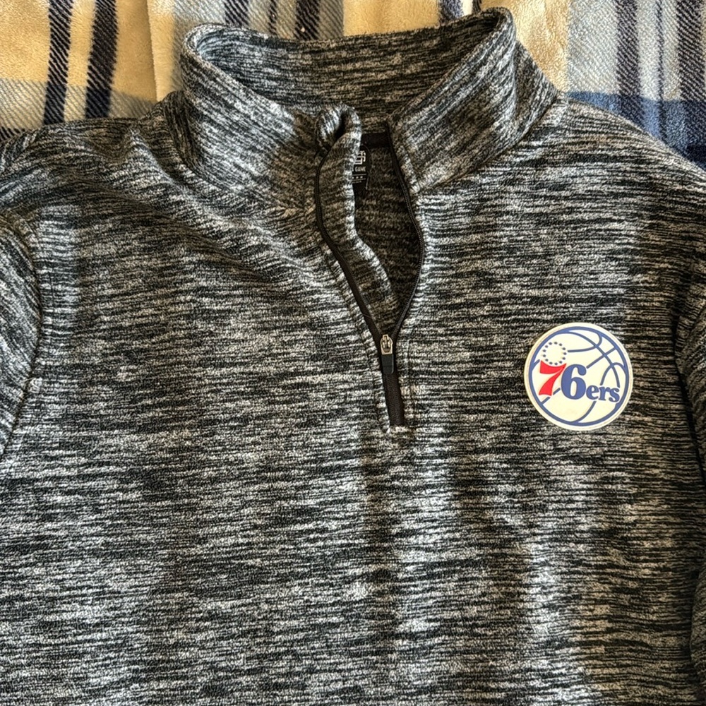 Sixers quarter zip sweater slightly worn! Very nice just never wear it